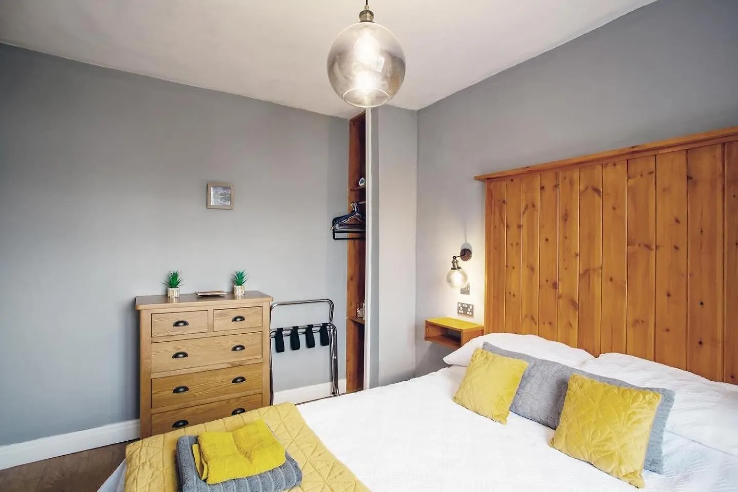 Stylish And Cosy Cottage In The Heart Of Yorkshire Leeds